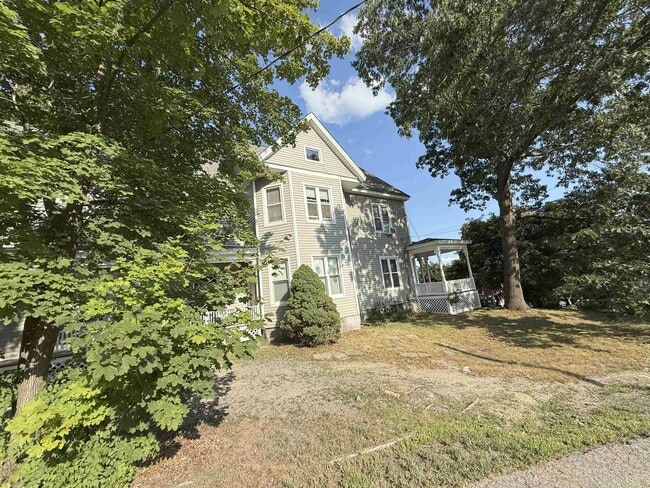 38 Summer St in Nashua, NH - Building Photo - Building Photo
