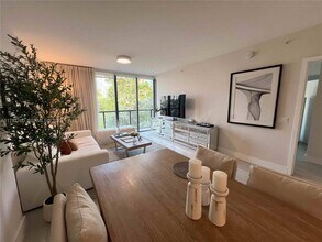 201 SW 17th Rd in Miami, FL - Building Photo - Building Photo