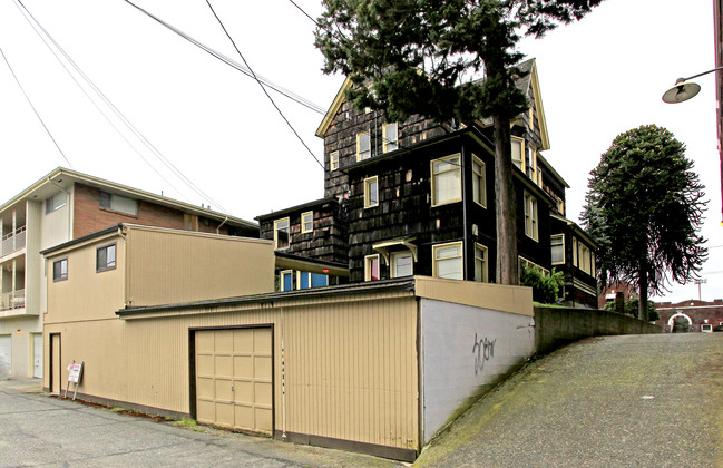 2610 Hoyt Ave in Everett, WA - Foto de edificio - Building Photo