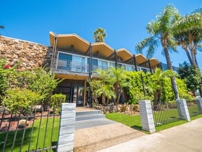 20951 Roscoe Blvd in Canoga Park, CA - Building Photo - Building Photo