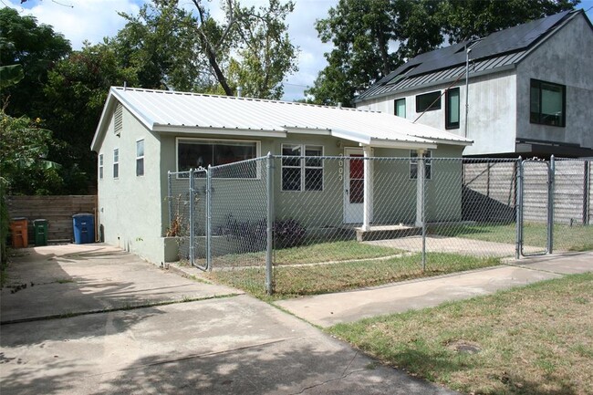 701 Tillery St in Austin, TX - Foto de edificio - Building Photo