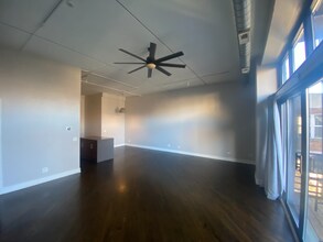 2012 W St Paul Ave in Chicago, IL - Building Photo - Building Photo