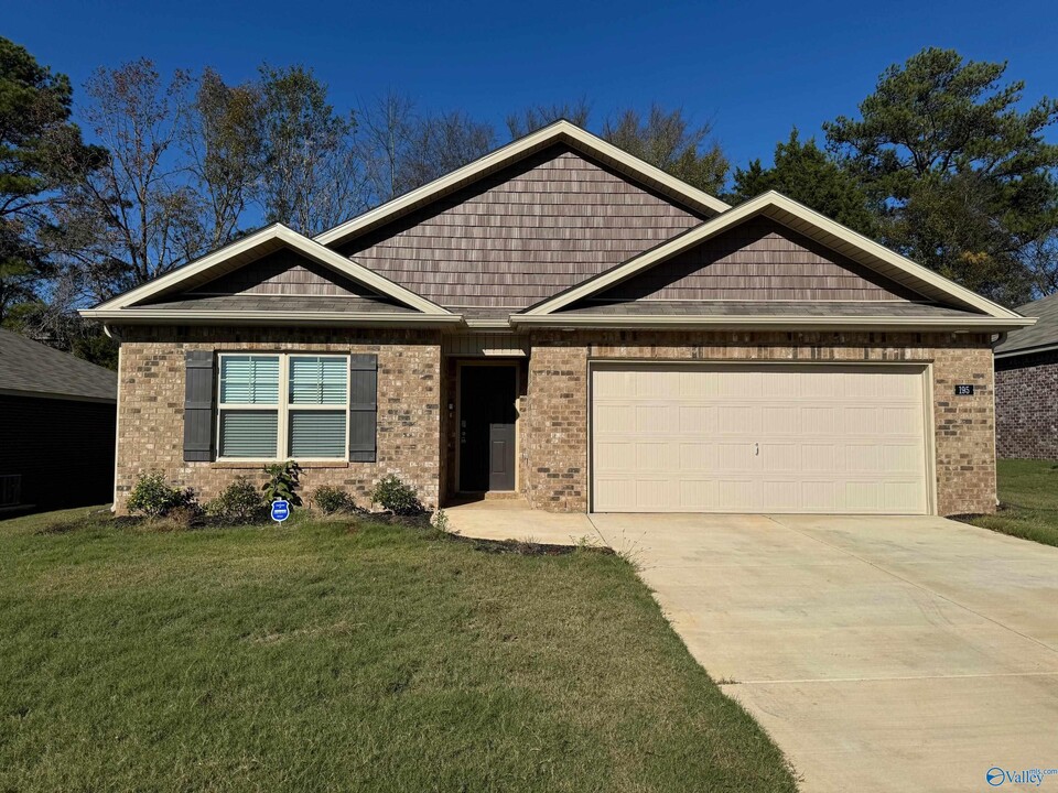 195 Murphy Ln in Madison, AL - Building Photo