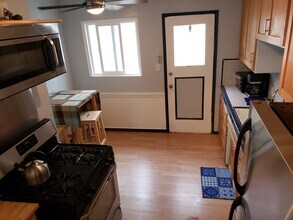 707 Vernon Ave, Unit 707 in Venice, CA - Foto de edificio - Building Photo
