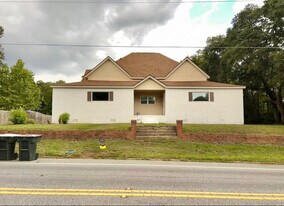 309 N Main St in Statesboro, GA - Building Photo