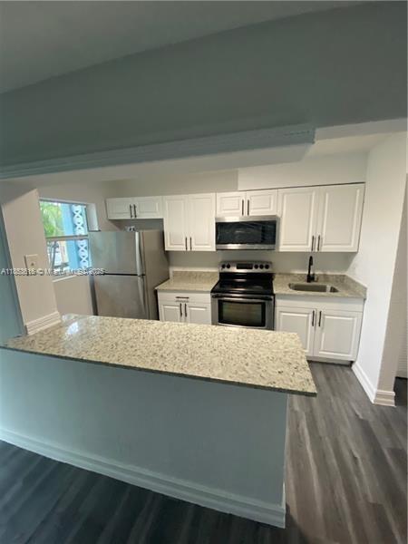 1601 S 57th Ave in Hollywood, FL - Building Photo