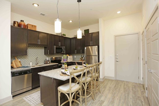 The Lofts at Palisades Apartments in Richardson, TX - Foto de edificio - Interior Photo