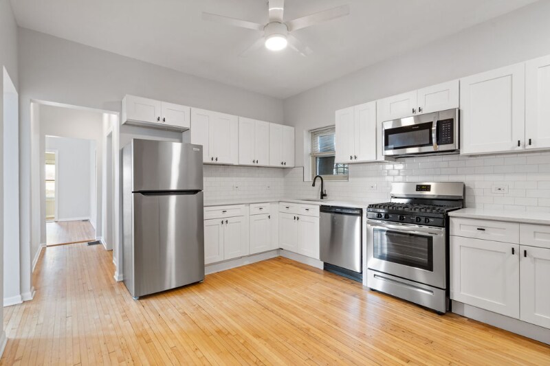 2900 N Damen Ave in Chicago, IL - Building Photo