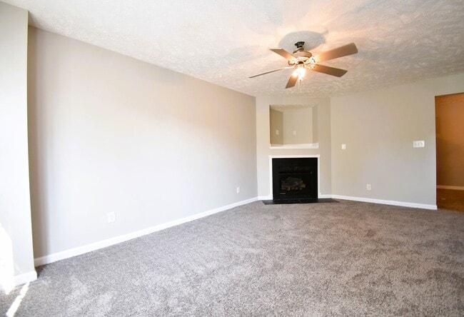 420 Sheila St in Hope Mills, NC - Building Photo - Building Photo