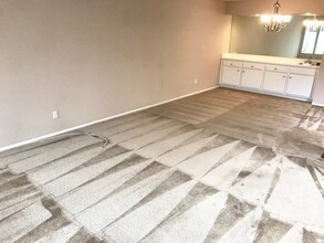 8565 Trinity Cir in Huntington Beach, CA - Building Photo - Building Photo