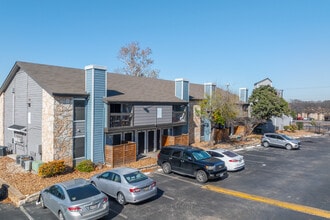Moss Landing in San Antonio, TX - Foto de edificio - Building Photo