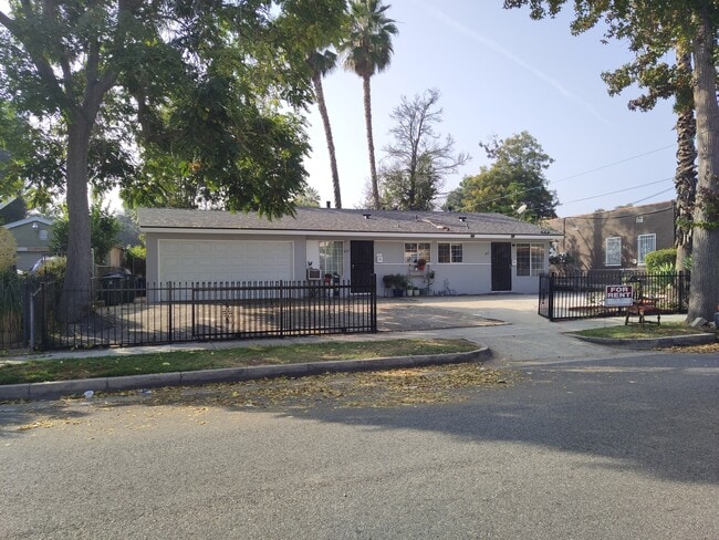 823 Worcester Ave, Unit 823 Worcester Ave