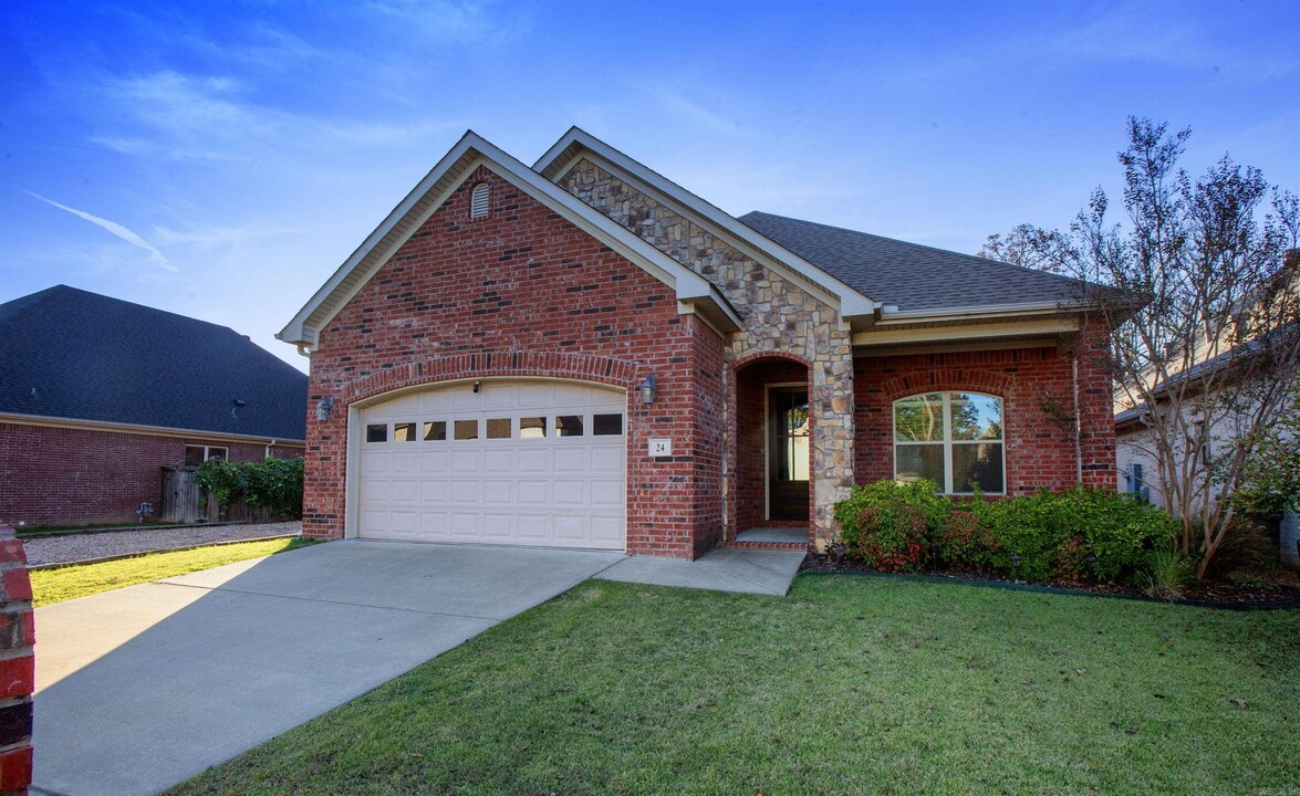 24 Forest Valley Ln in Little Rock, AR - Building Photo