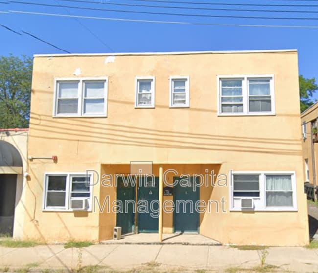 property at 5 E Main St