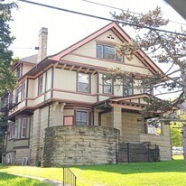 325 McGregor Ave, Unit #2 in Cincinnati, OH - Building Photo