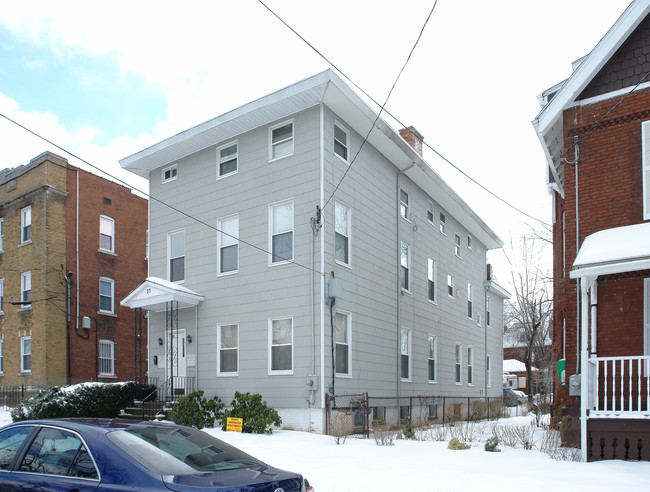 27 Allen Pl in Hartford, CT - Foto de edificio - Building Photo