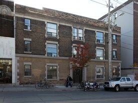 Lake View Apartments in Toronto, ON - Building Photo