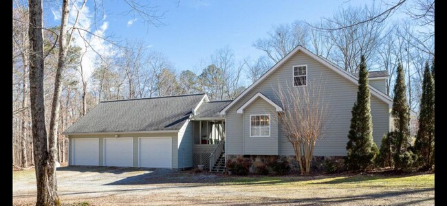 203 Plum Nelly Rd in Rising Fawn, GA - Foto de edificio - Building Photo