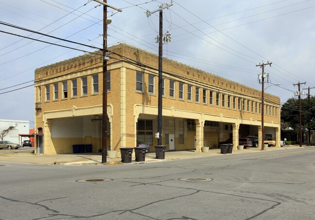 601 N Alamo St