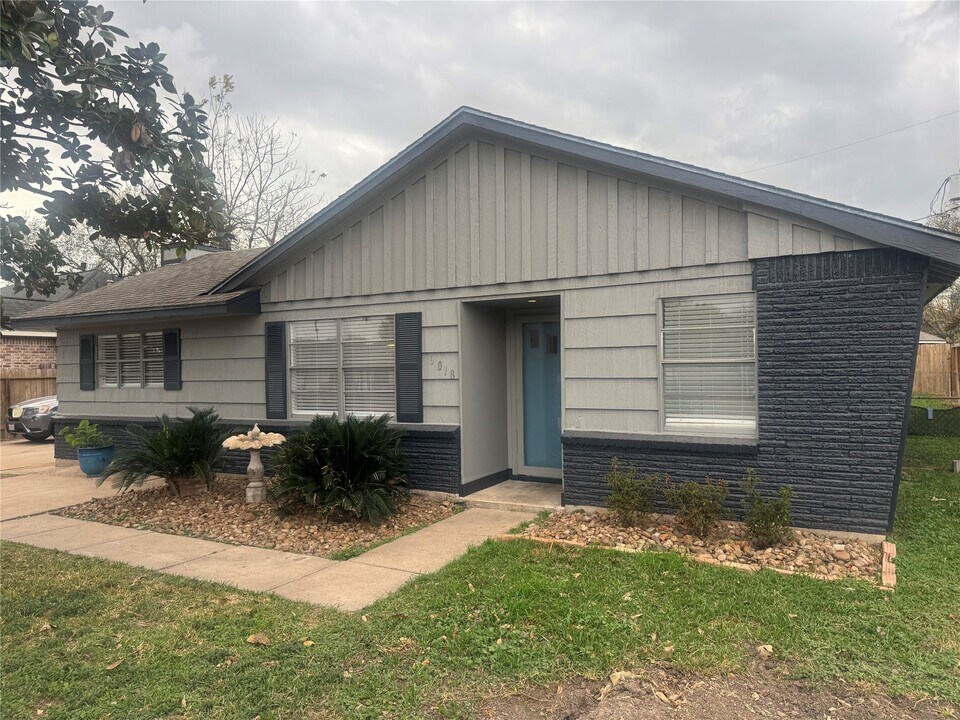 6018 Berendo St in Houston, TX - Building Photo