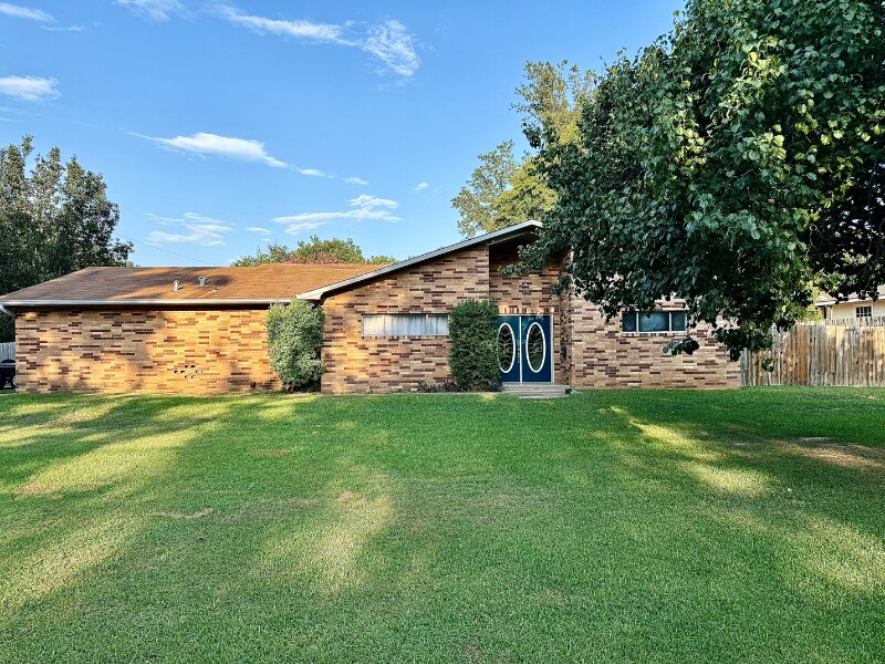 2602 Broadway Blvd in Kilgore, TX - Building Photo