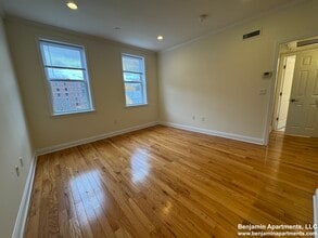 11 Chauncy St, Unit 14 in Cambridge, MA - Foto de edificio - Building Photo