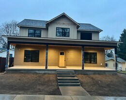 1062 N A St in Coeur d'Alene, ID - Building Photo