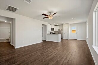 10410 Red Cardinal Dr in Cleveland, TX - Building Photo - Building Photo