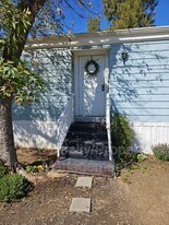 25961 Leila Dr, Unit 303 in Homeland, CA - Building Photo