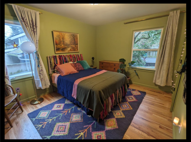 property at 14344 Roslyn Pl N