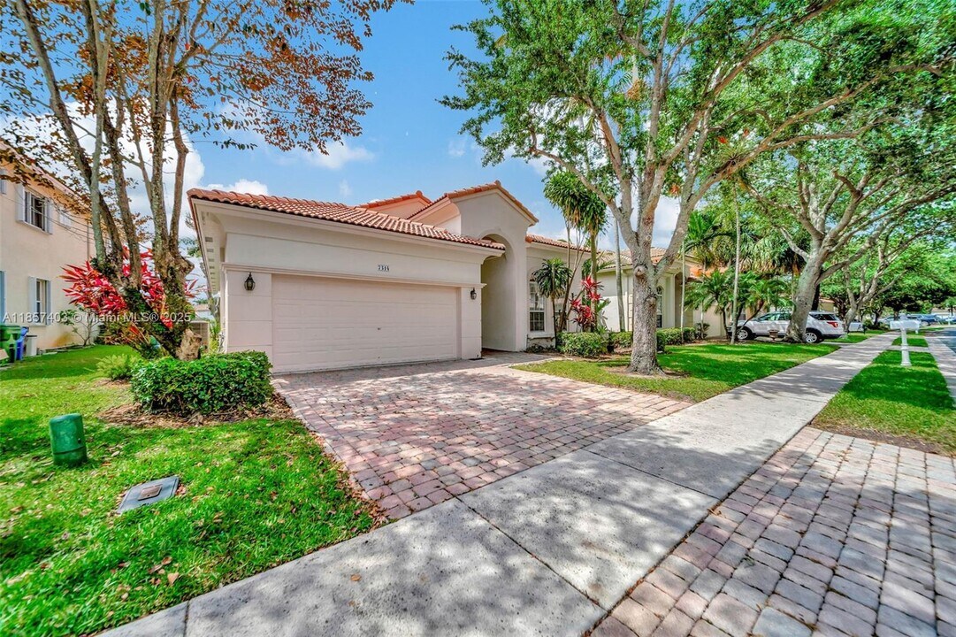 7314 NW 19th Ct in Pembroke Pines, FL - Building Photo