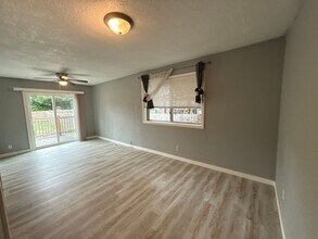 672 Breys Ave NE in Salem, OR - Building Photo - Building Photo