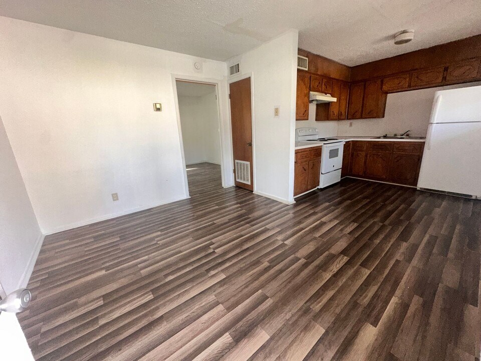 310 N Gilmer St in Killeen, TX - Building Photo