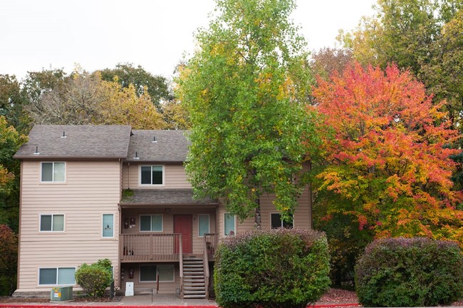 Witham Village Apartments in Corvallis, OR - Foto de edificio - Building Photo