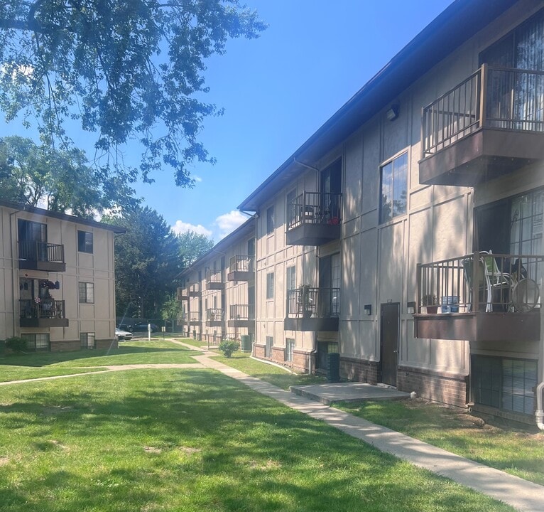 Tudor Arms in Toledo, OH - Foto de edificio