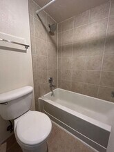 1810 E Blacklidge Dr in Tucson, AZ - Foto de edificio - Building Photo