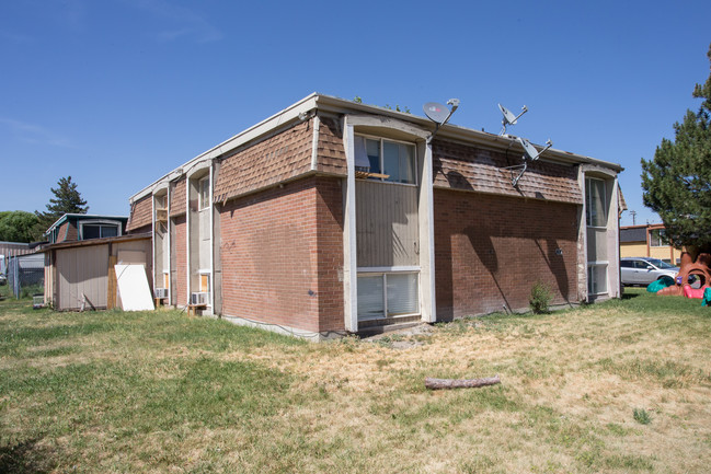 2554 S Lake Park Cir in West Valley, UT - Building Photo - Building Photo