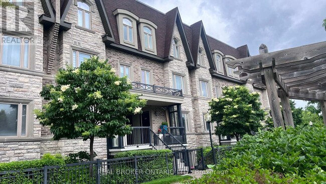 320-320 John St.