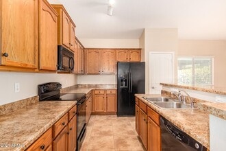 17037 W Zuni St in Goodyear, AZ - Building Photo - Building Photo