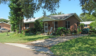 FERNANDINA BEACH APARTMENTS in Fernandina Beach, FL - Foto de edificio - Building Photo