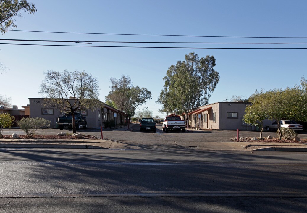 Drexel Gardens in Tucson, AZ - Building Photo