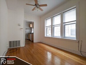 2202 W Foster Ave in Chicago, IL - Building Photo - Building Photo