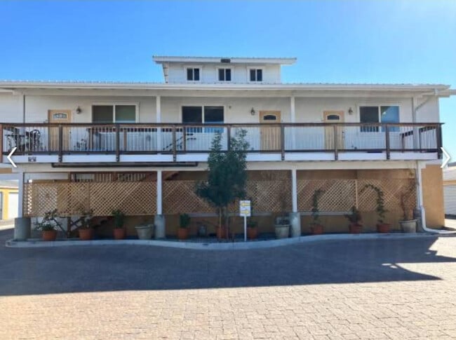 2328 Golden Hill Rd, Unit B