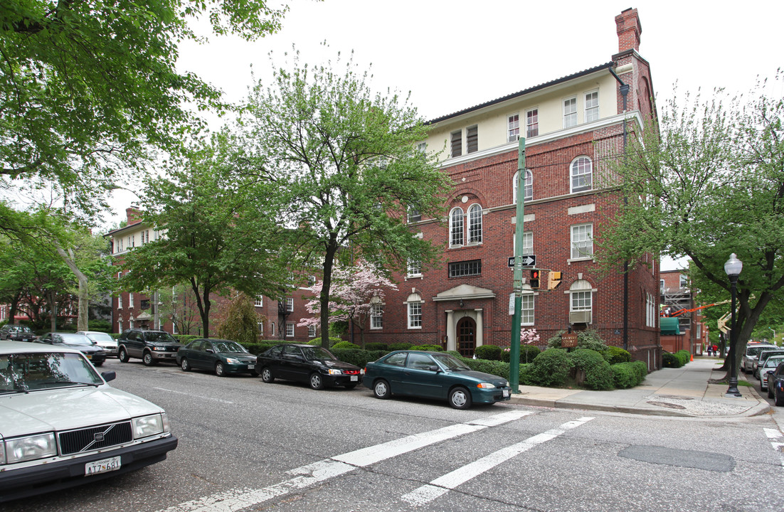 Calvert Court in Baltimore, MD - Building Photo