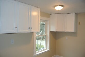 68 High St, Unit 2 in Stoneham, MA - Building Photo - Building Photo