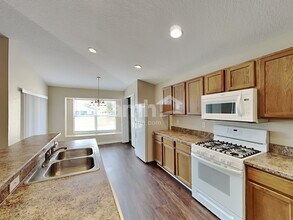 6726 Cambridge Park Dr in Apollo Beach, FL - Foto de edificio - Building Photo