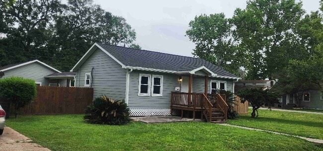 property at 200 Poinsetta Ln