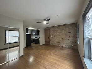 728 W Barry Ave, Unit 724-2S in Chicago, IL - Building Photo - Building Photo