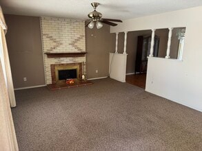 604 E Creston St in Santa Maria, CA - Building Photo - Building Photo