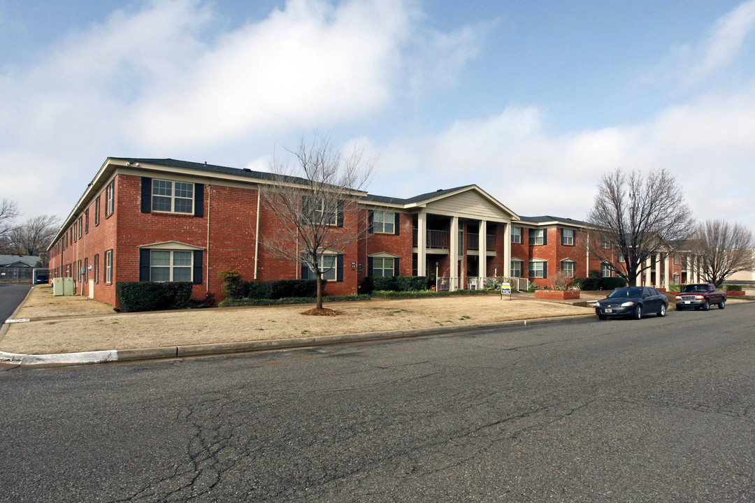 Tara Condominiums in Oklahoma City, OK - Building Photo